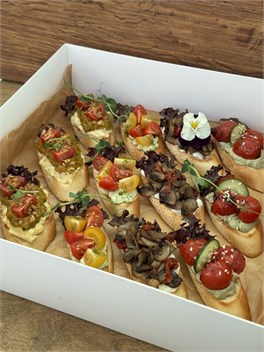 {{photo.Alt || photo.Description || 'Мини брускетты овощные'}}